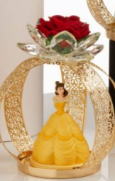 Grace Design cupola in metallo dorato e al centro La Bella e sopra una rosa in stoffa in fiore di cristallo